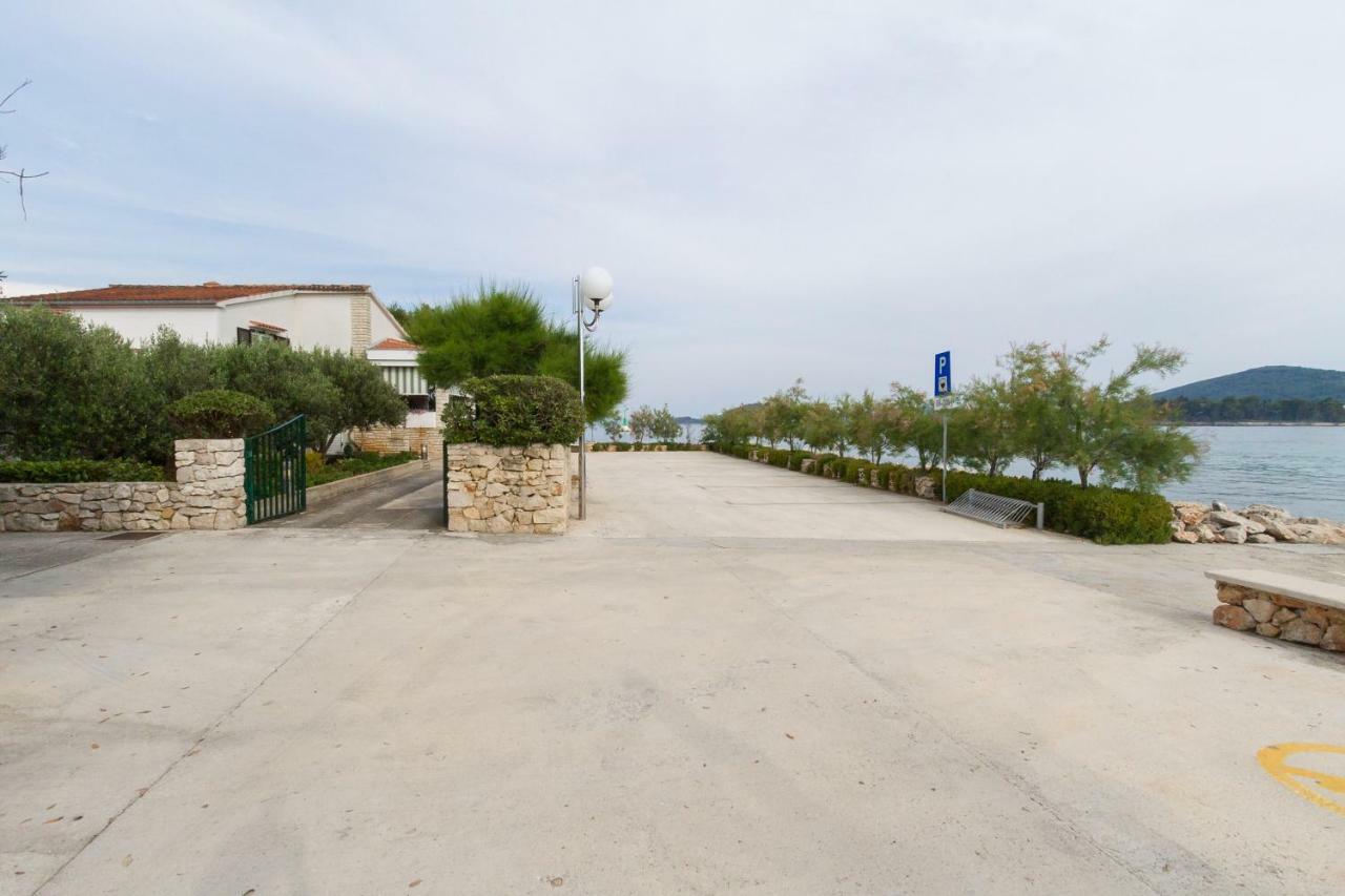 Beach Apartment M & B Poljana  Екстер'єр фото