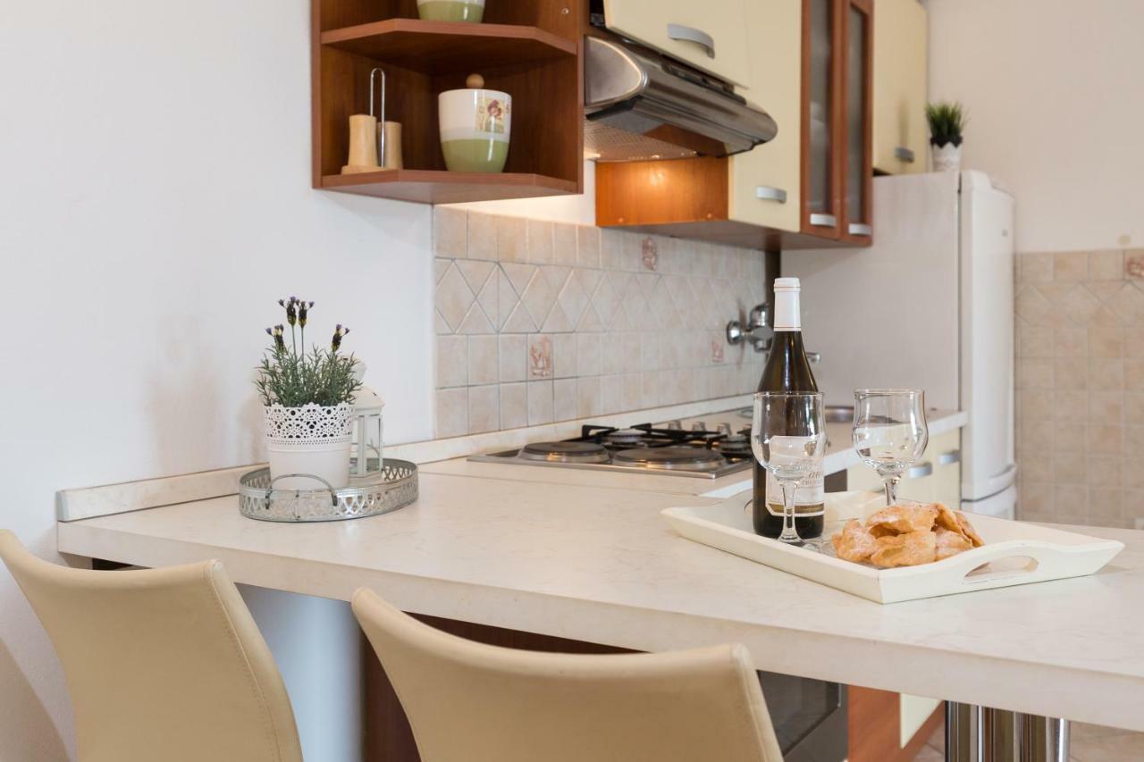 Beach Apartment M & B Poljana  Екстер'єр фото