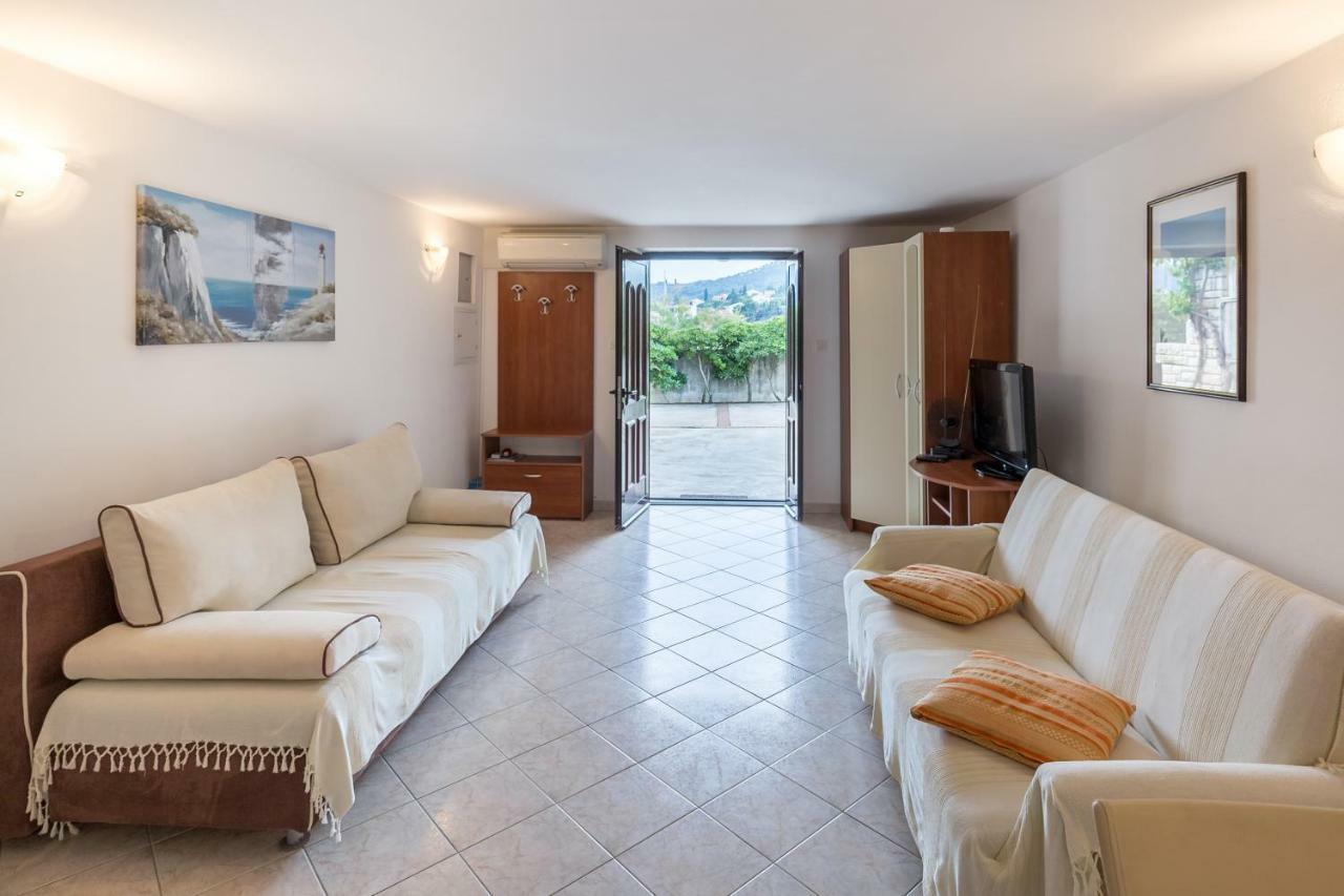 Beach Apartment M & B Poljana  Екстер'єр фото