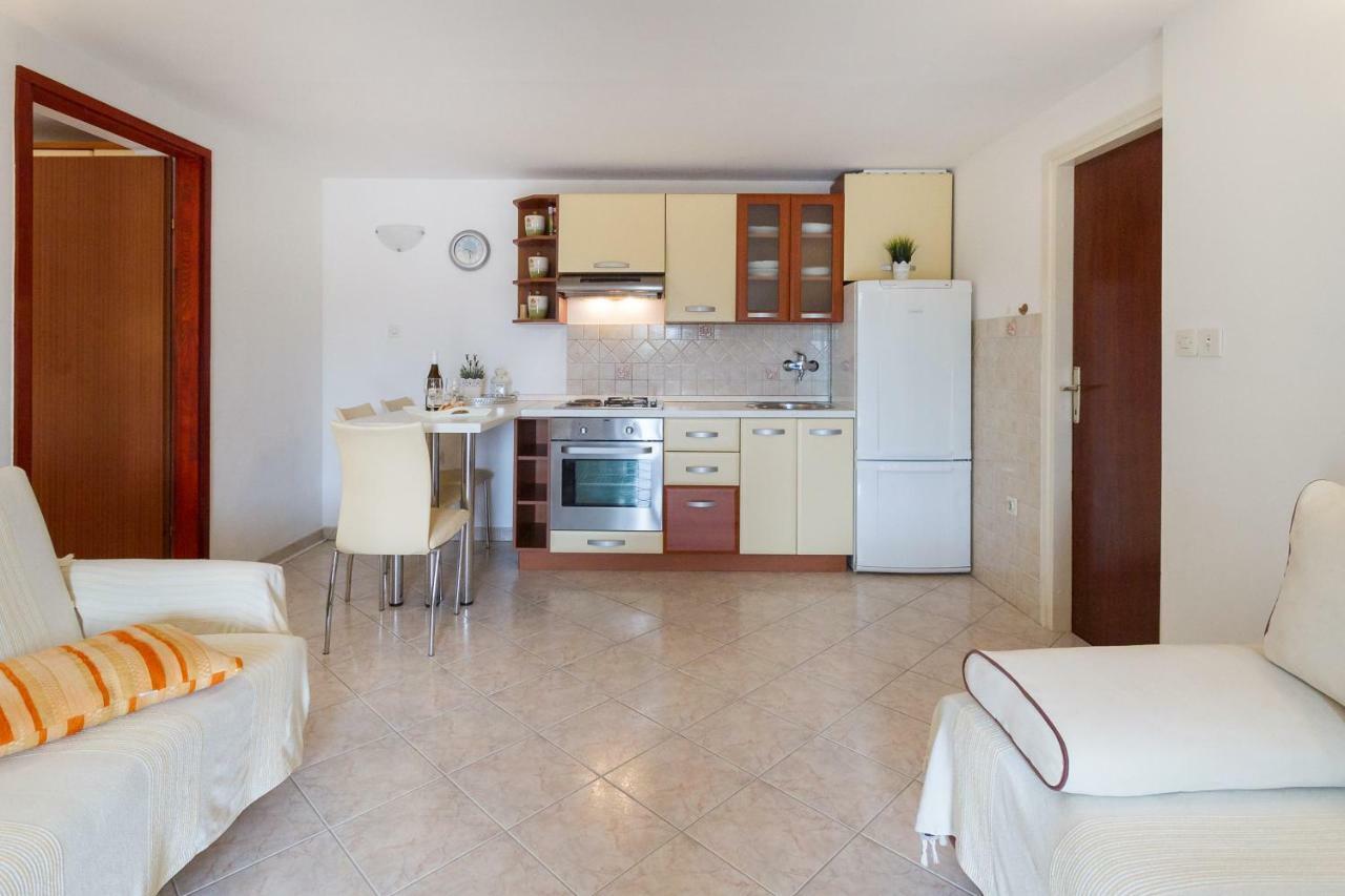 Beach Apartment M & B Poljana  Екстер'єр фото