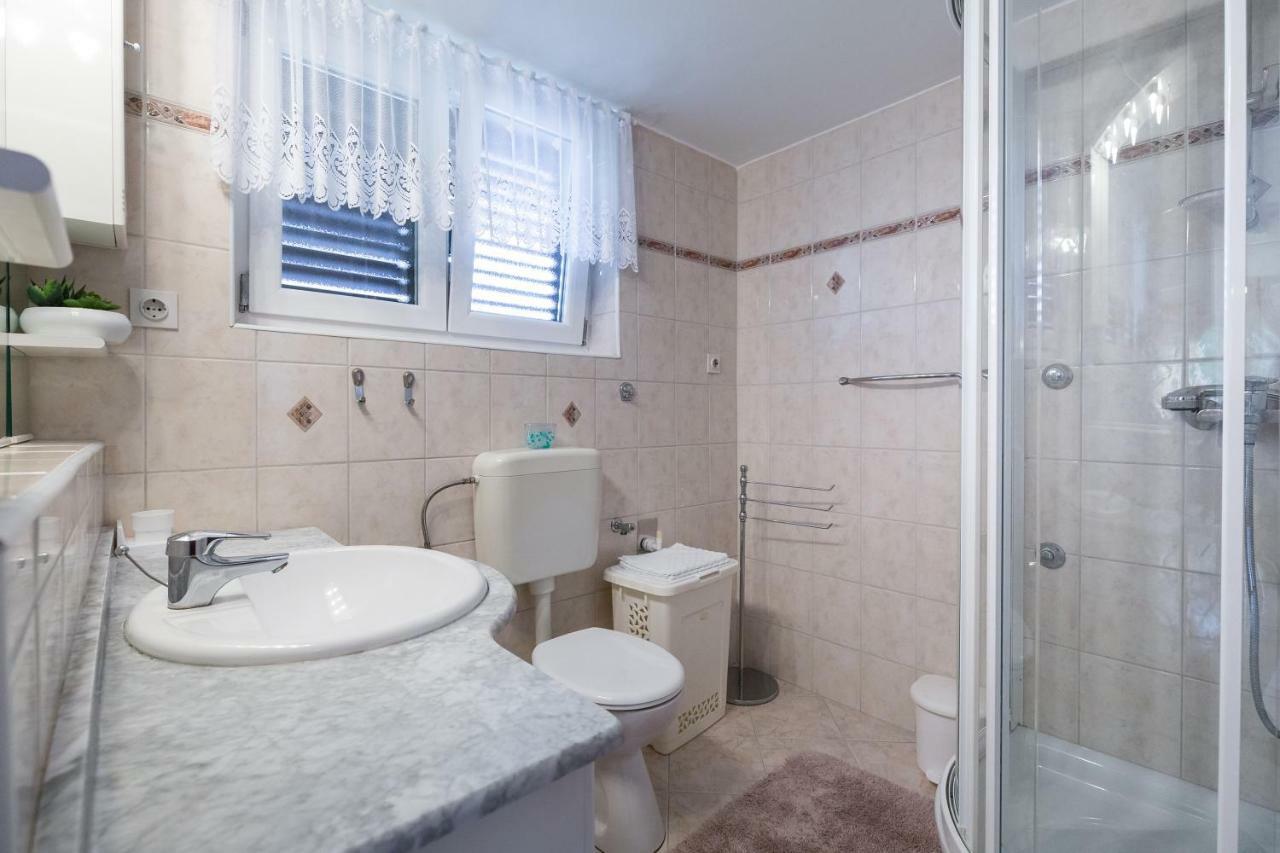 Beach Apartment M & B Poljana  Екстер'єр фото