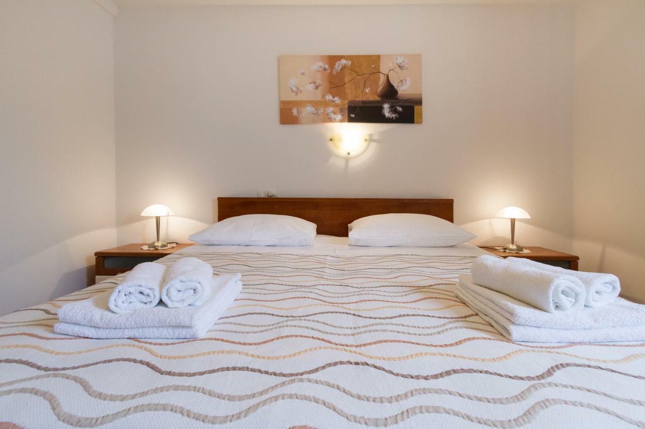 Beach Apartment M & B Poljana  Екстер'єр фото