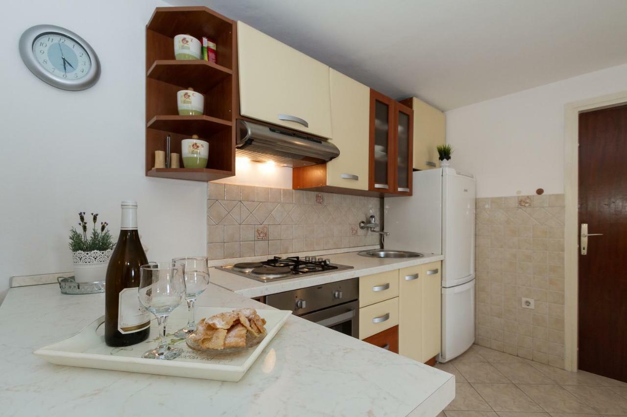 Beach Apartment M & B Poljana  Екстер'єр фото