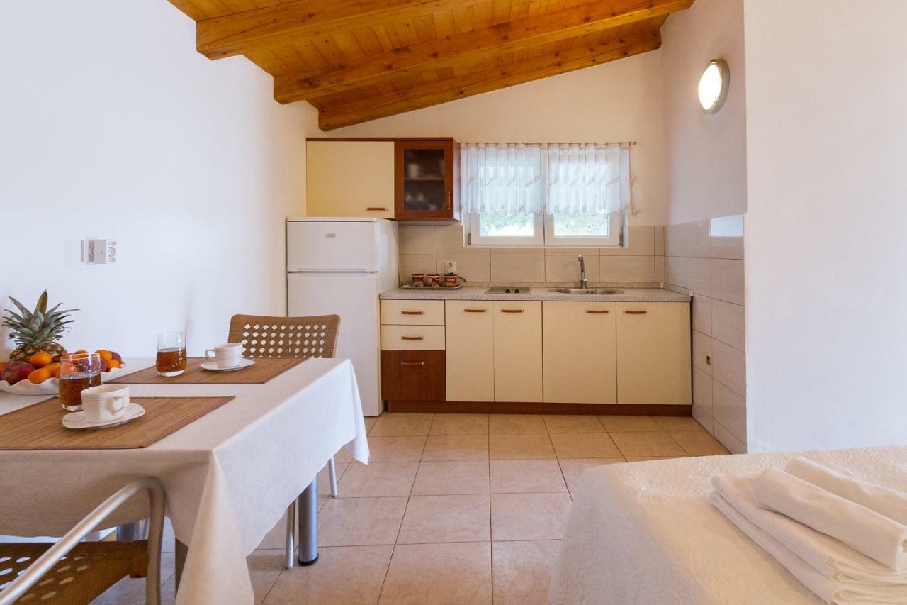 Beach Apartment M & B Poljana  Екстер'єр фото